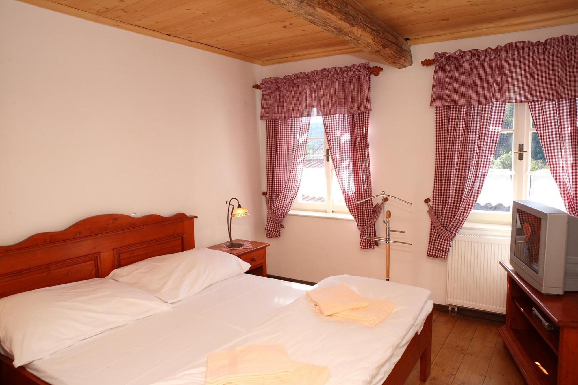 Hradni Basta Hotel Bečov nad Teplou Kamer foto