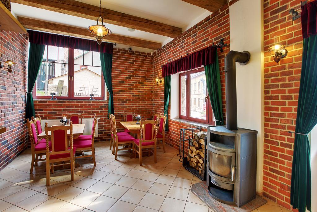Hradni Basta Hotel Bečov nad Teplou Buitenkant foto