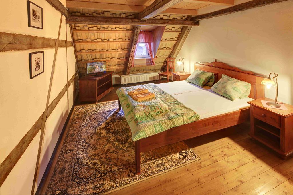 Hradni Basta Hotel Bečov nad Teplou Buitenkant foto