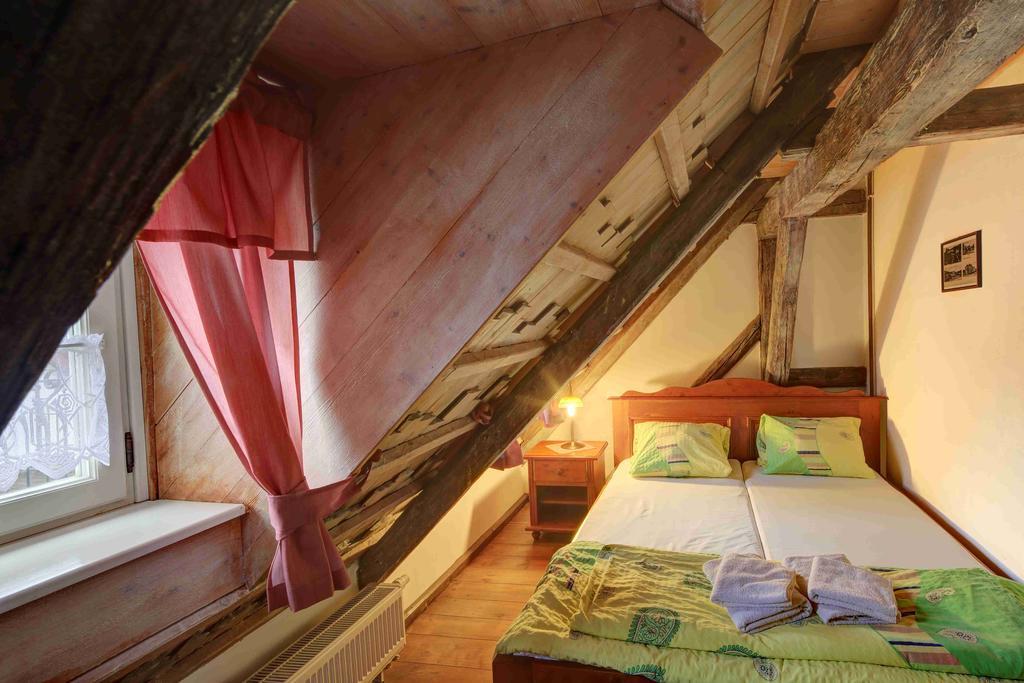 Hradni Basta Hotel Bečov nad Teplou Buitenkant foto