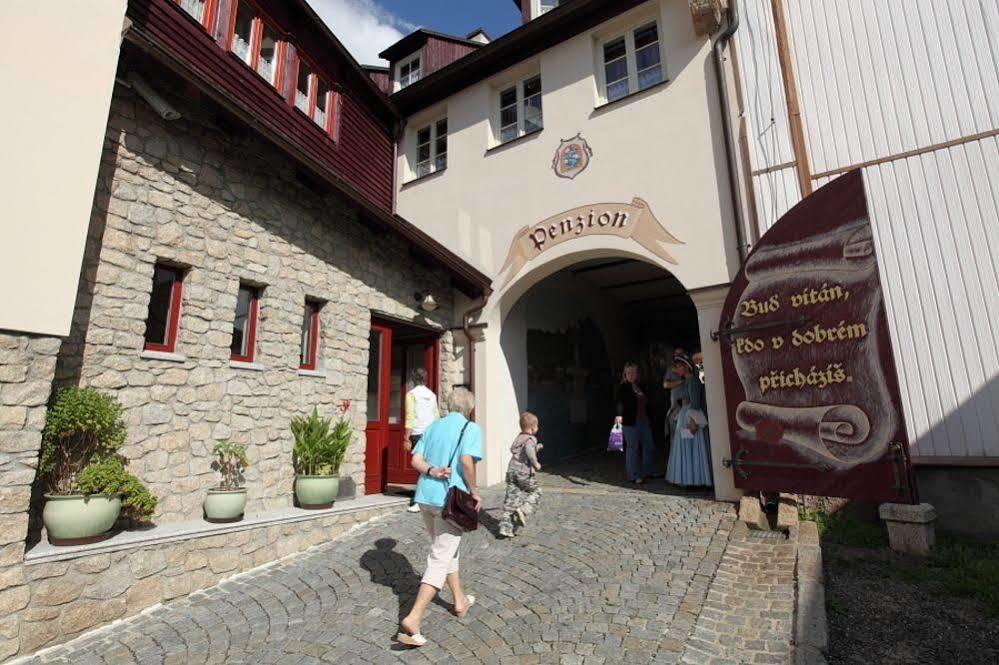 Hradni Basta Hotel Bečov nad Teplou Buitenkant foto