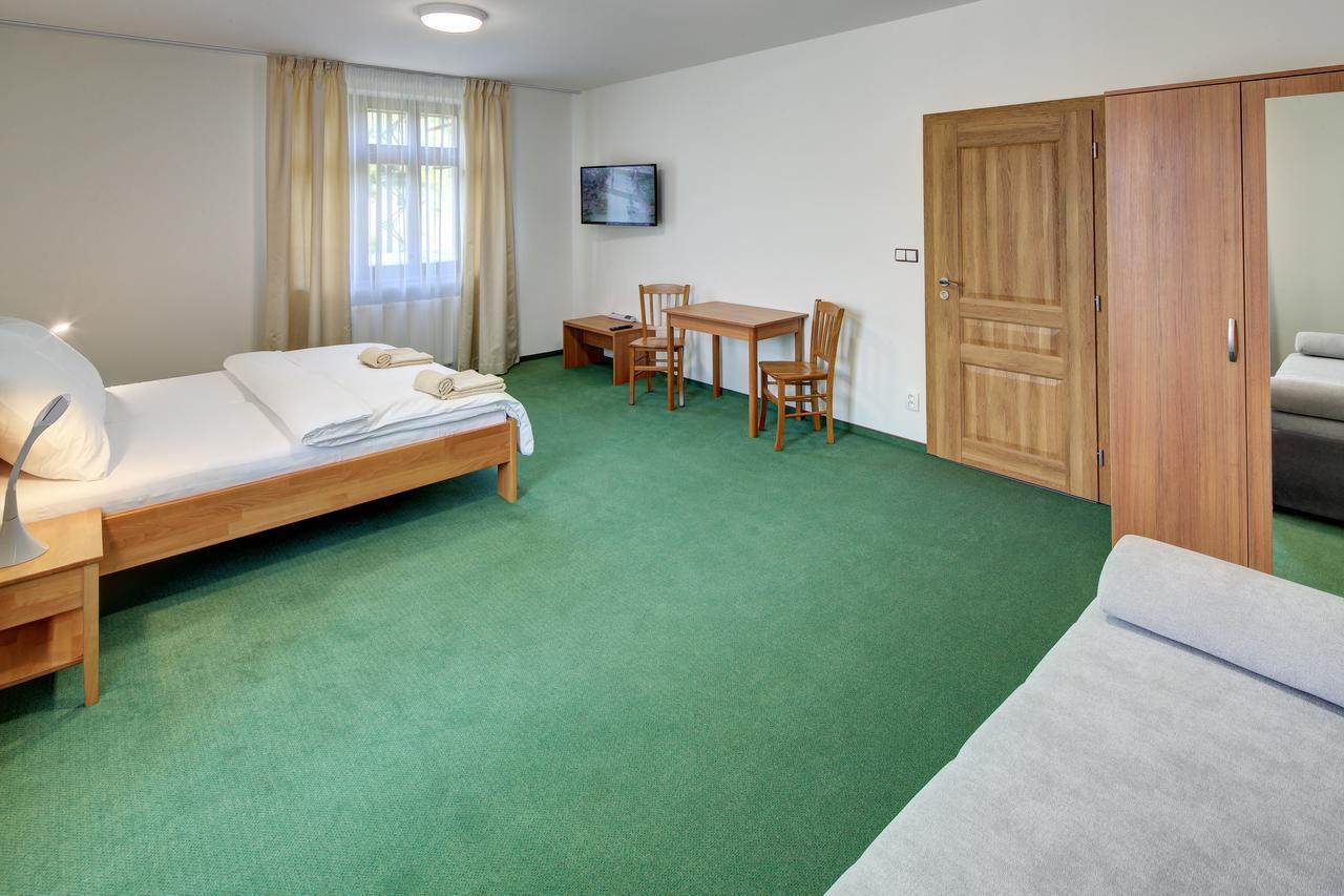 Hradni Basta Hotel Bečov nad Teplou Buitenkant foto