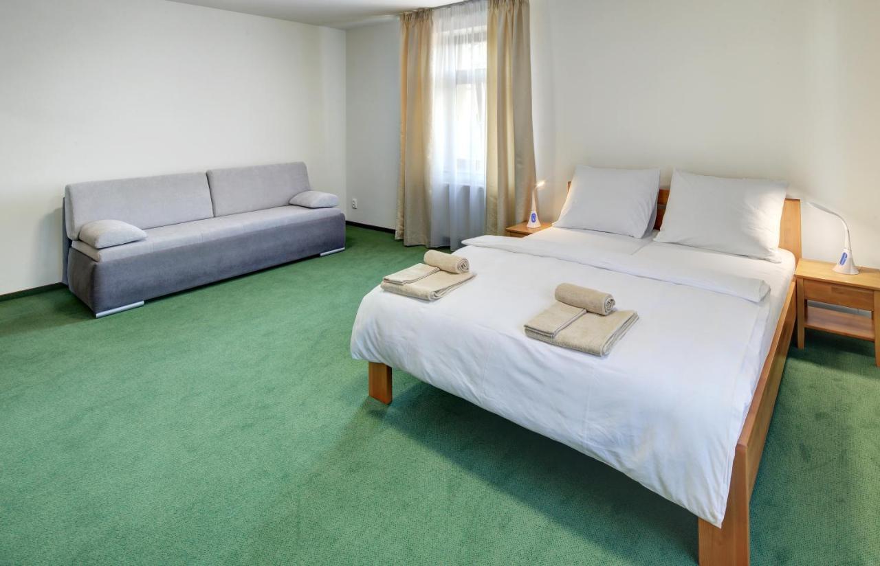 Hradni Basta Hotel Bečov nad Teplou Buitenkant foto